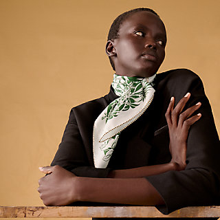 【Marithe】LOGO PATTERN DIAMOND SCARF‐IVORY Marithe Francois Girbaud LOGO PATTERN DIAMOND SCARF ivo